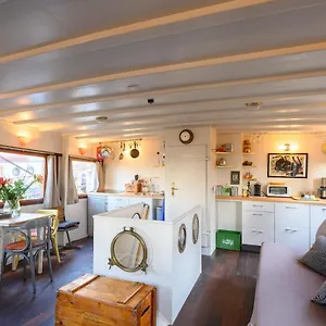 boatapartment-animathor-on-top-location.ihotelsrotterdam.com/